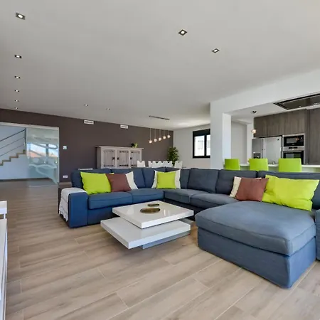 Guzman - Piacere * Κάλπε